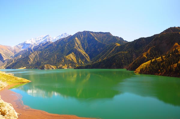 童話(huà)伊犁、天山天池、天山天池滑雪場(chǎng)、五江溫泉、賽里木湖8日游